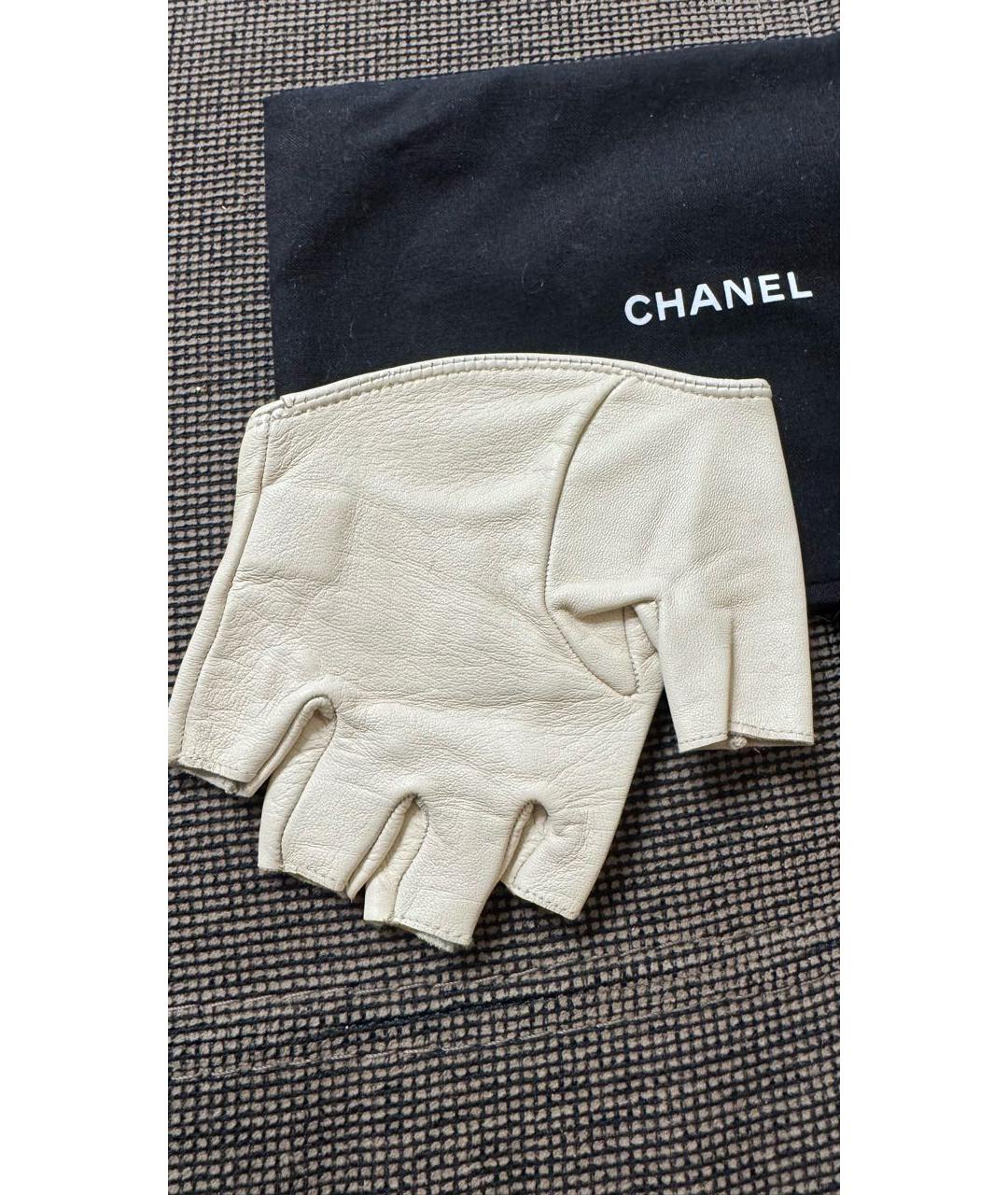 CHANEL Белые кожаные митенки, фото 3