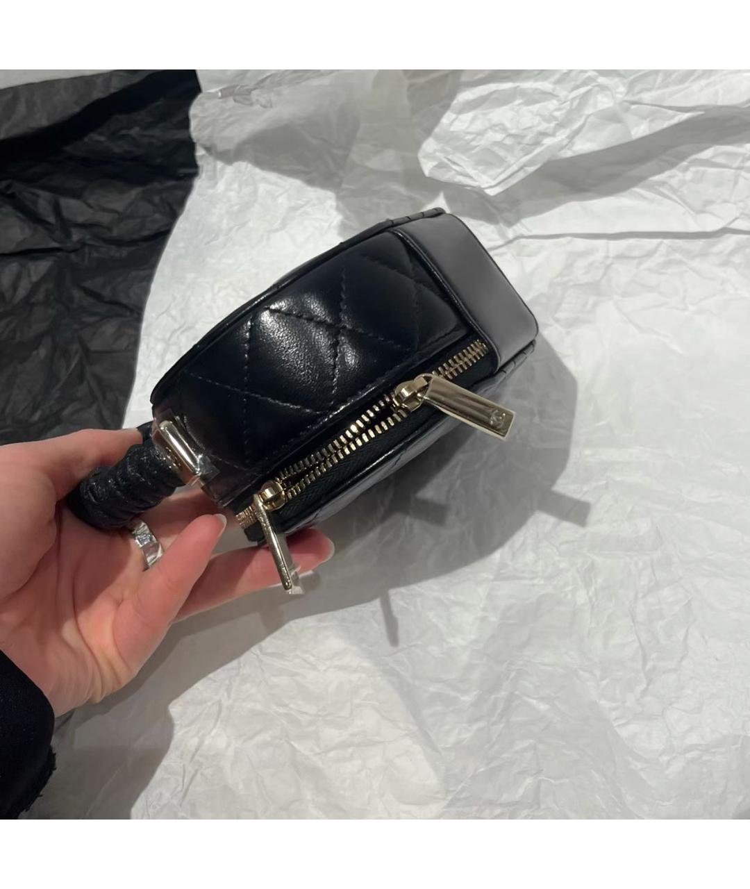 CHANEL Черная кожаная сумка с короткими ручками, фото 6