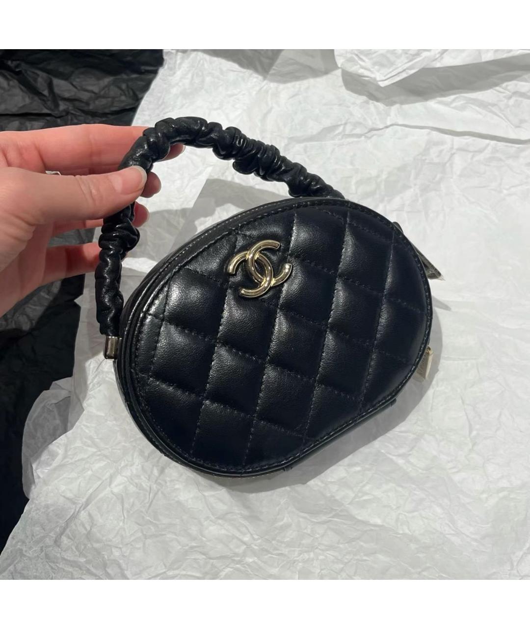 CHANEL Черная кожаная сумка с короткими ручками, фото 8