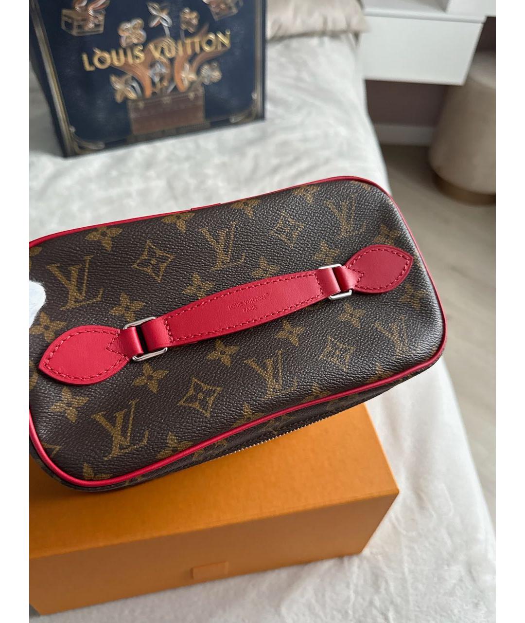 LOUIS VUITTON Коричневая косметичка, фото 4