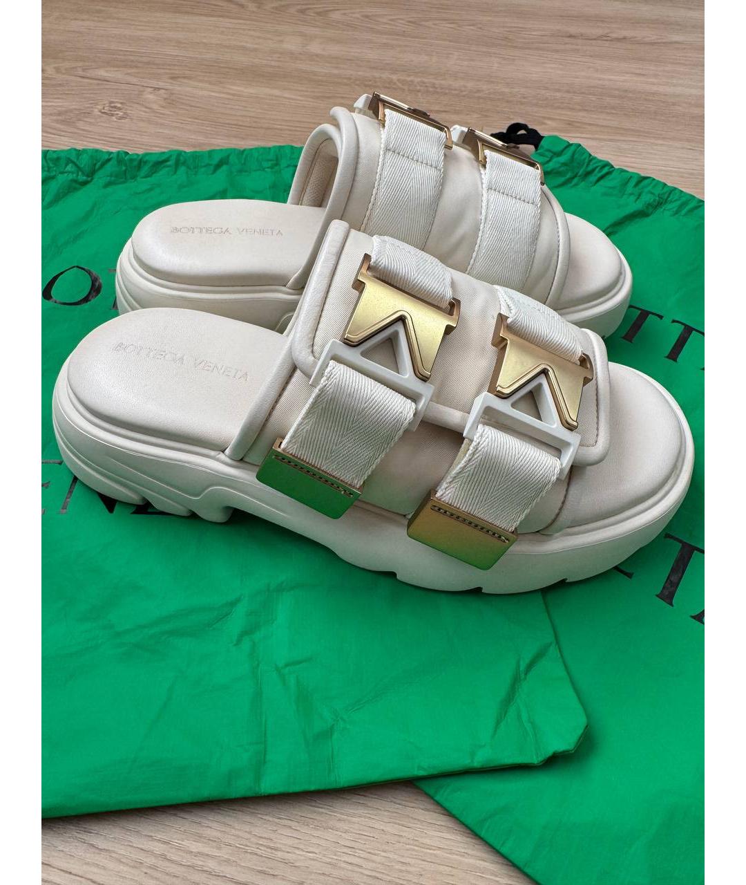 BOTTEGA VENETA Бежевые кожаные сандалии, фото 8