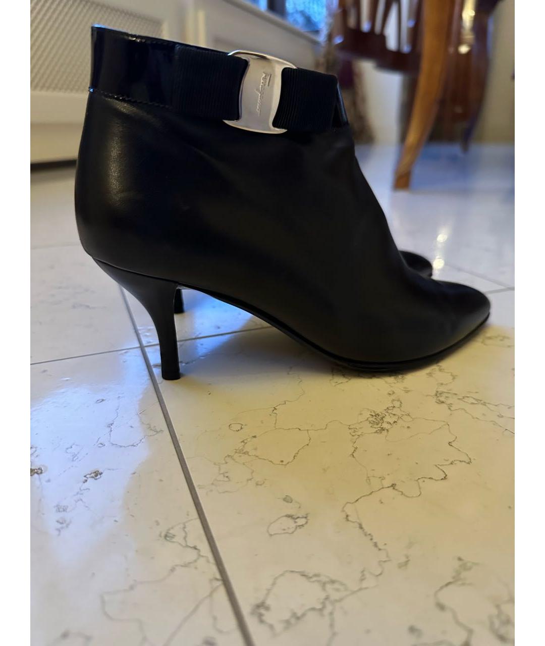 FERRAGAMO Черные кожаные ботильоны, фото 5