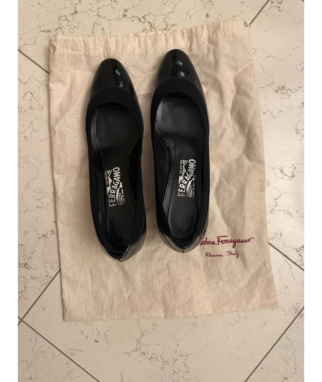 FERRAGAMO Черные туфли из лакированной кожи, фото 5