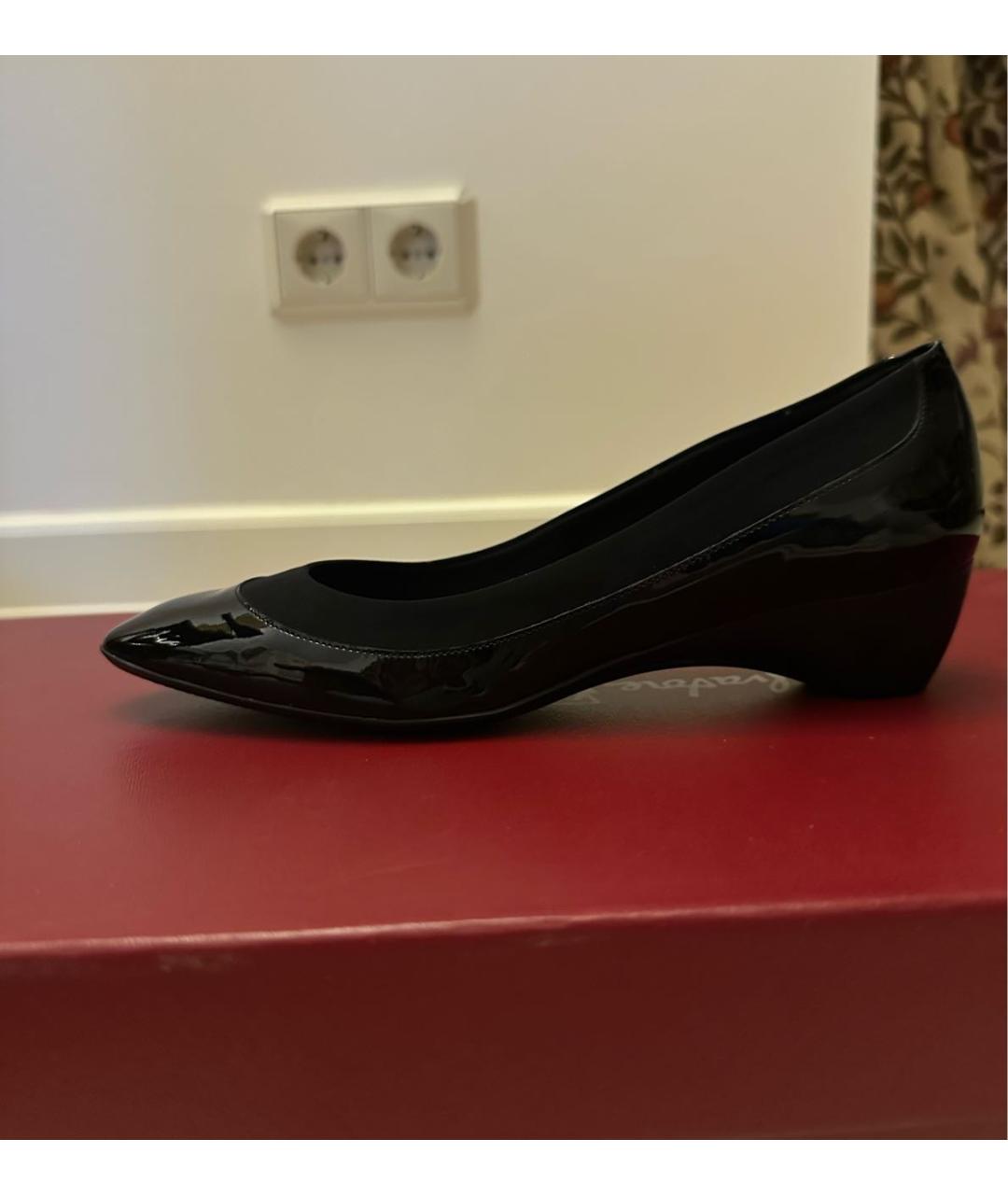 FERRAGAMO Черные туфли из лакированной кожи, фото 6