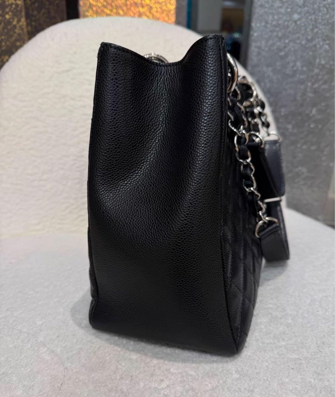 CHANEL Черная кожаная сумка тоут, фото 4