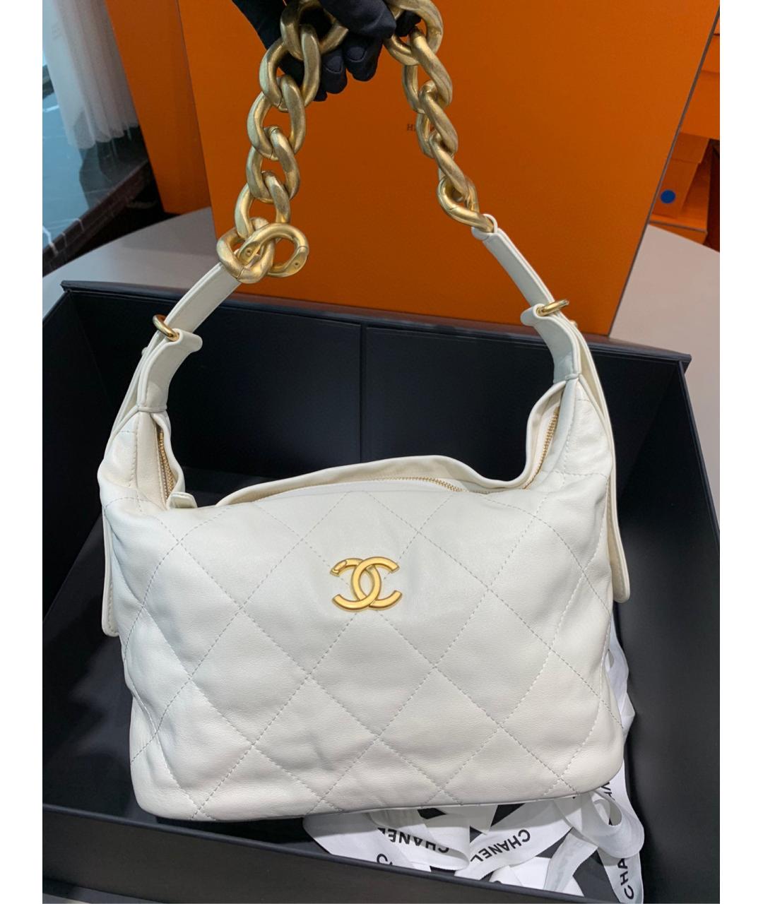CHANEL Белая кожаная сумка через плечо, фото 2