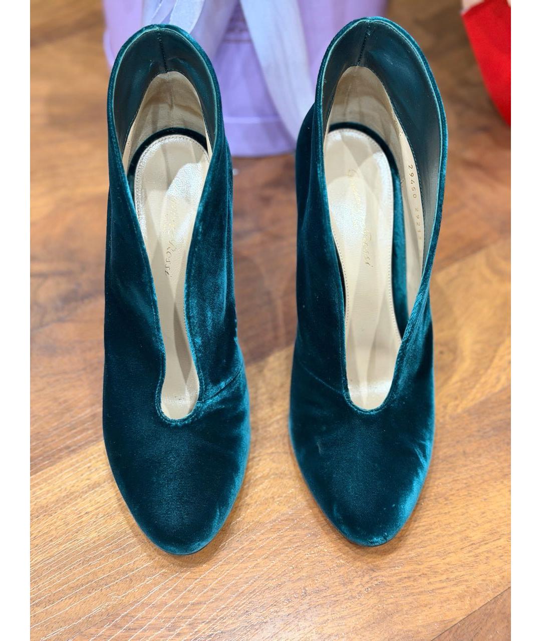 GIANVITO ROSSI Зеленые бархатные ботильоны, фото 2