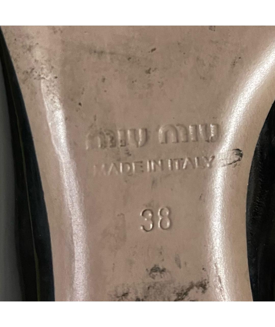 MIU MIU Черные лодочки на низком каблуке из лакированной кожи, фото 7