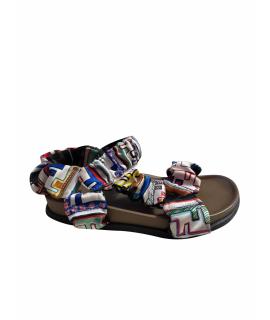 FENDI KIDS Сандалии и шлепанцы