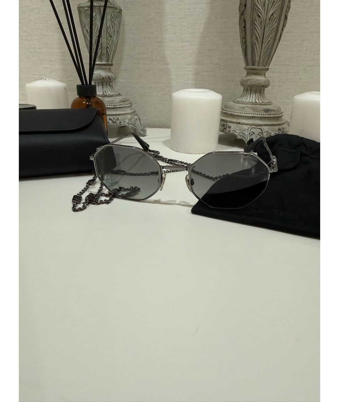 VALENTINO Черные металлические солнцезащитные очки, фото 2