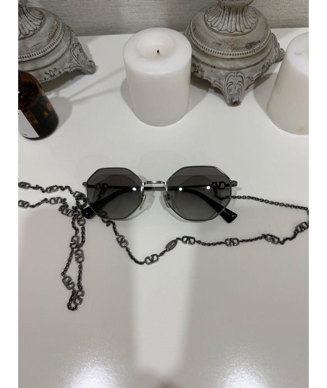 VALENTINO Черные металлические солнцезащитные очки, фото 4