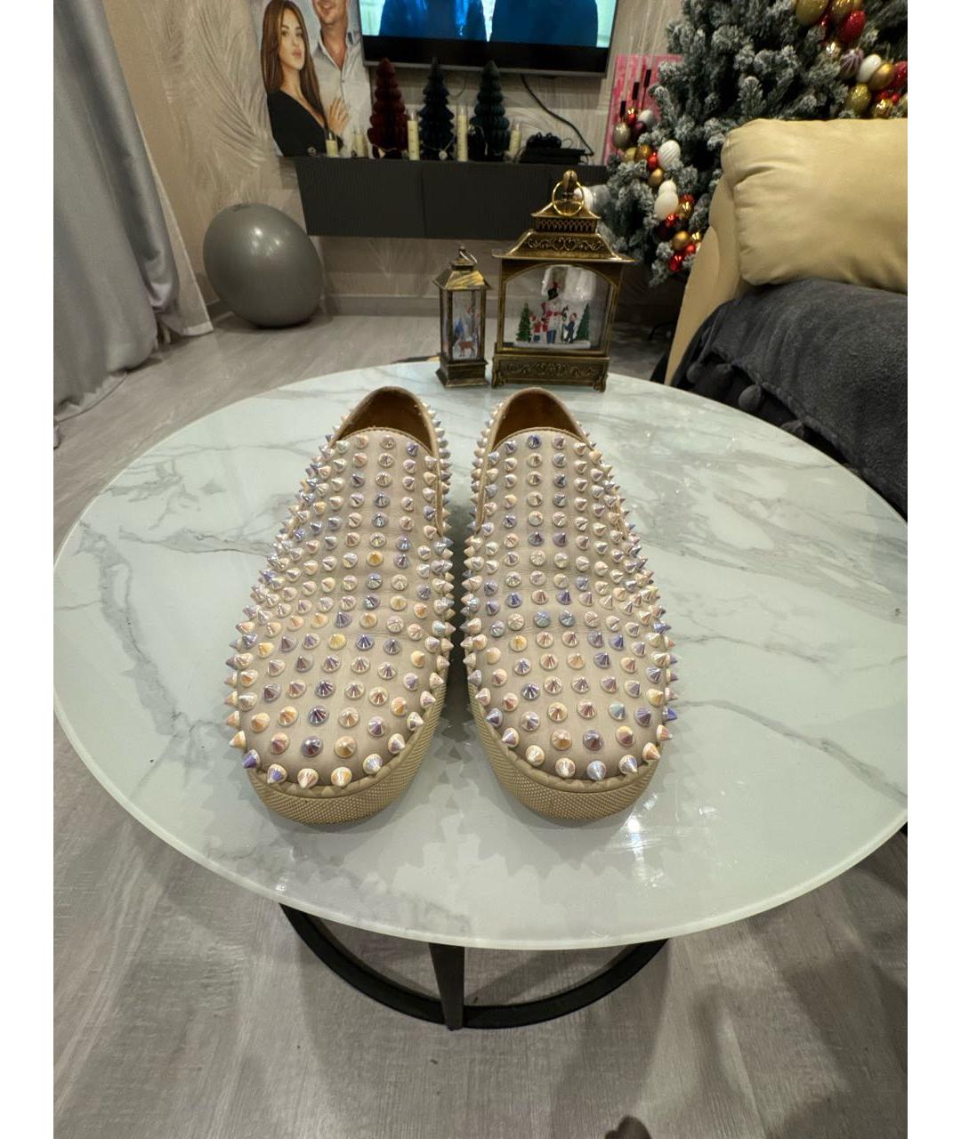 CHRISTIAN LOUBOUTIN Бежевые кожаные слипоны, фото 2