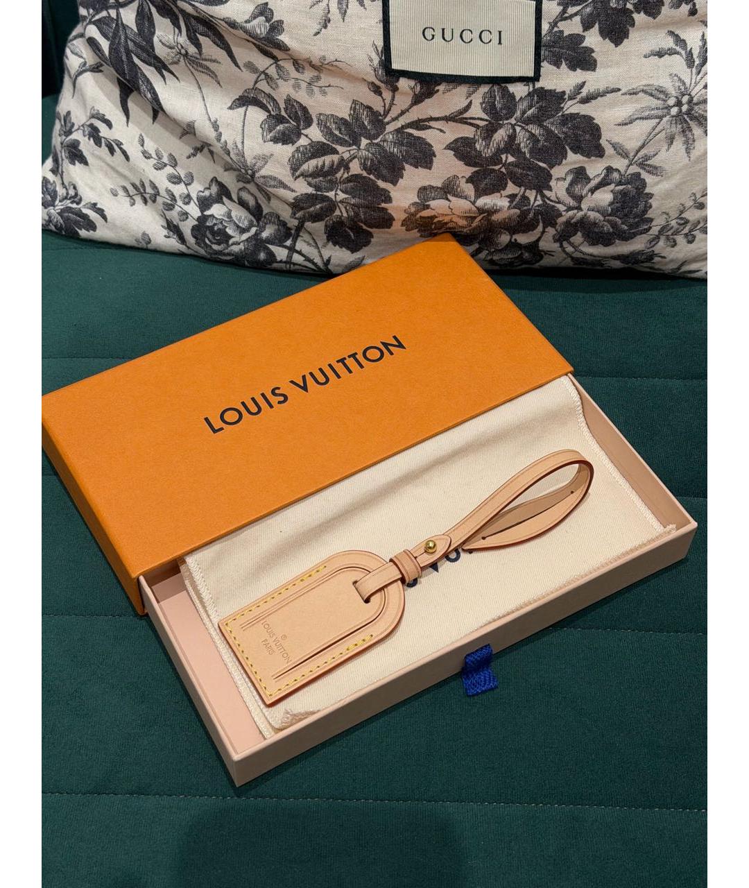 LOUIS VUITTON Бежевый брелок, фото 3