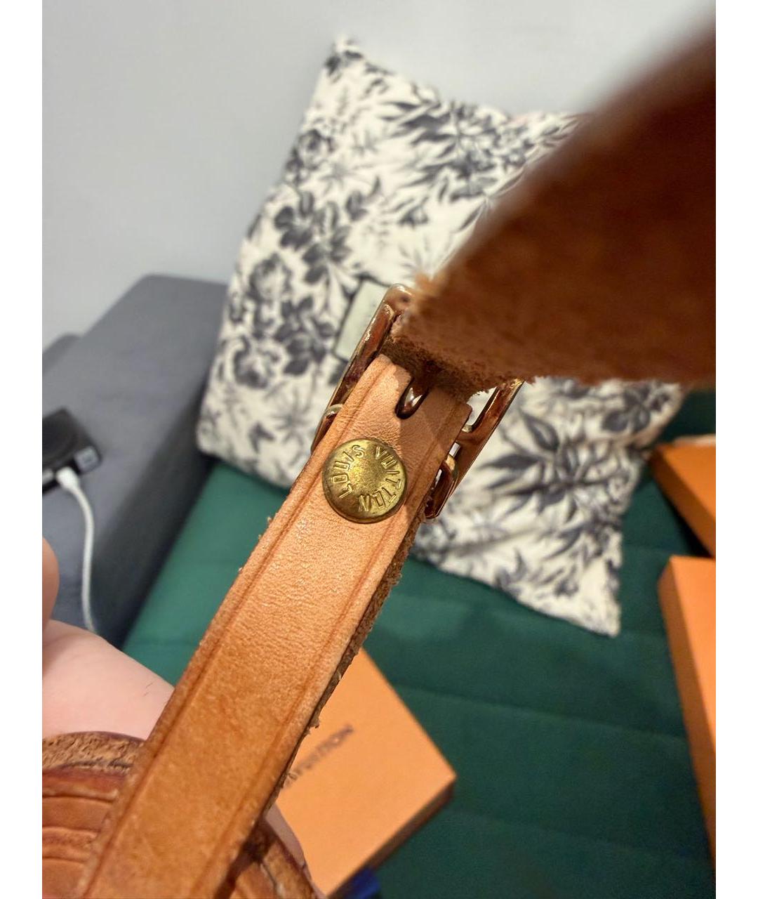 LOUIS VUITTON Бежевый брелок, фото 3