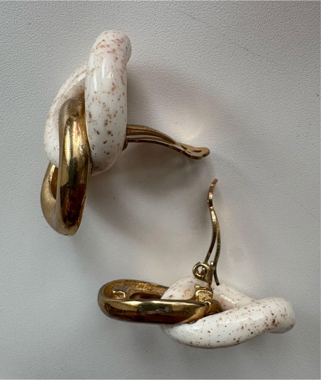 GIVENCHY Золотые металлические клипсы, фото 3