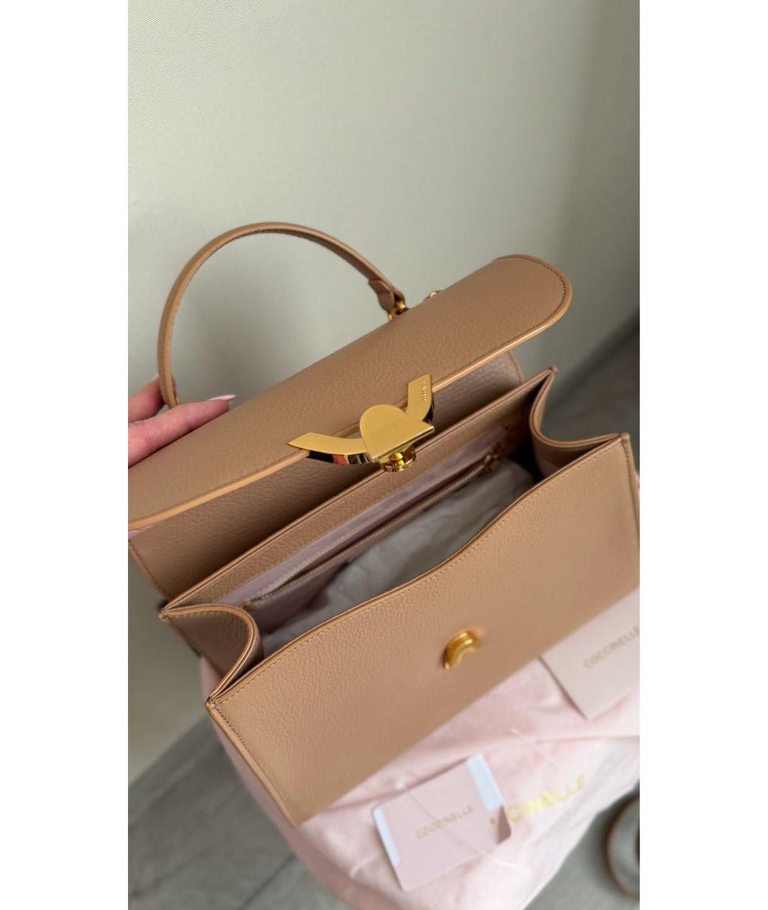 COCCINELLE Бежевая кожаная сумка с короткими ручками, фото 4