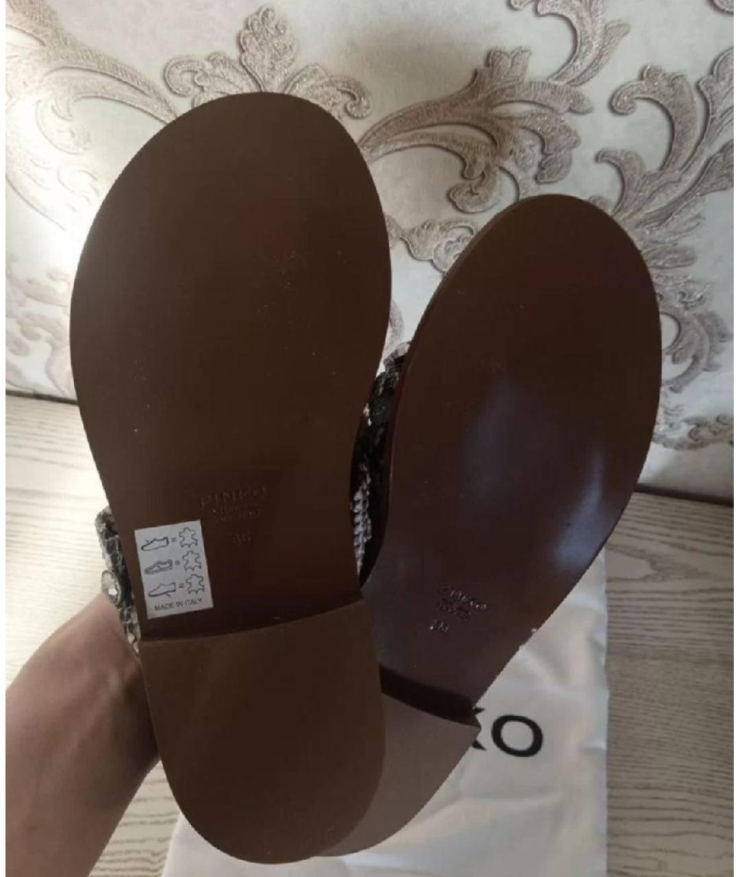 PINKO Серые сандалии из экзотической кожи, фото 4