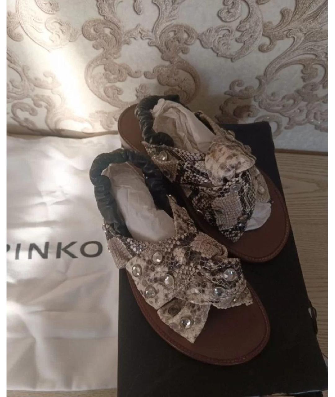 PINKO Серые сандалии из экзотической кожи, фото 3