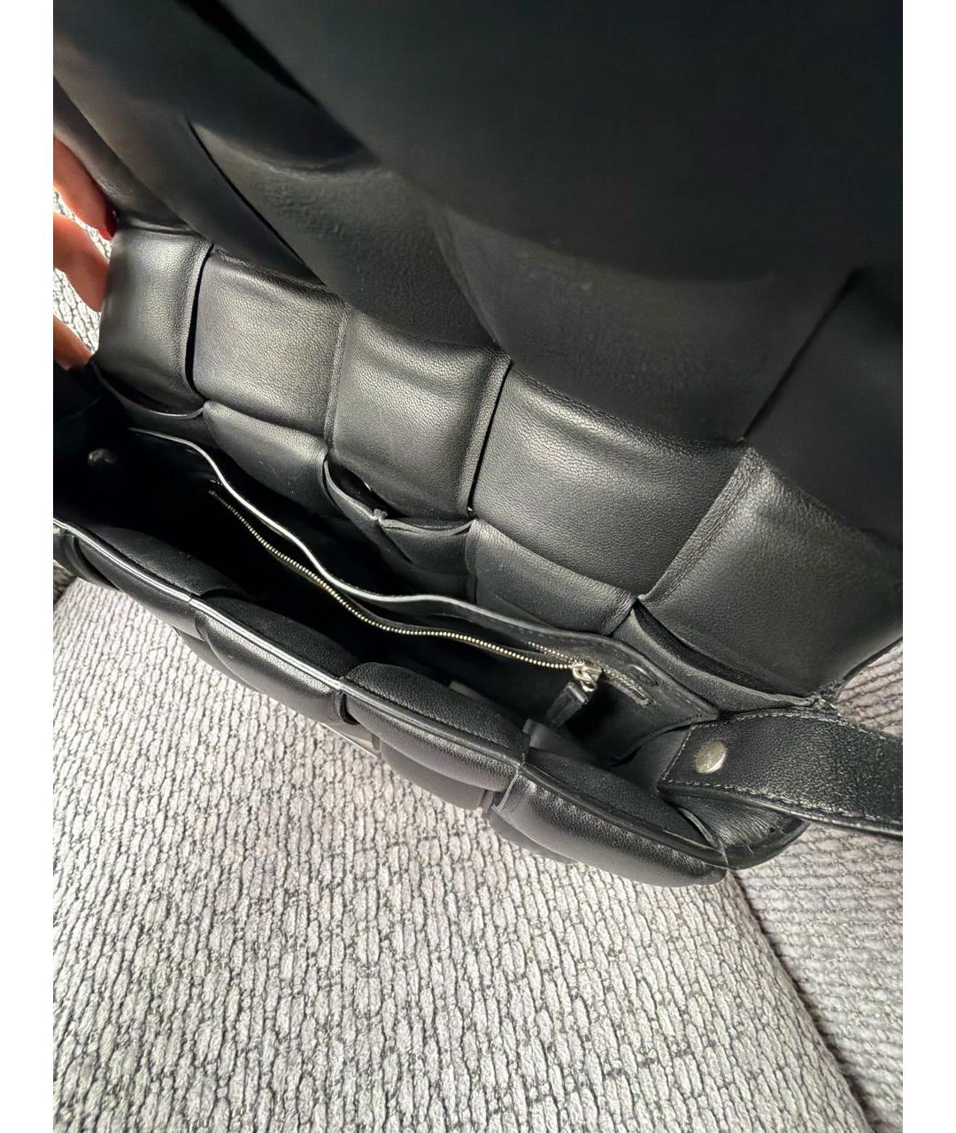 BOTTEGA VENETA Черная кожаная сумка через плечо, фото 4