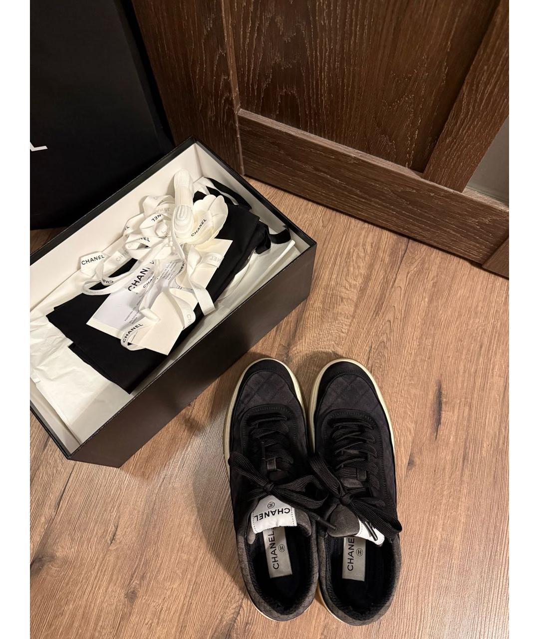 CHANEL Черные замшевые кеды, фото 4