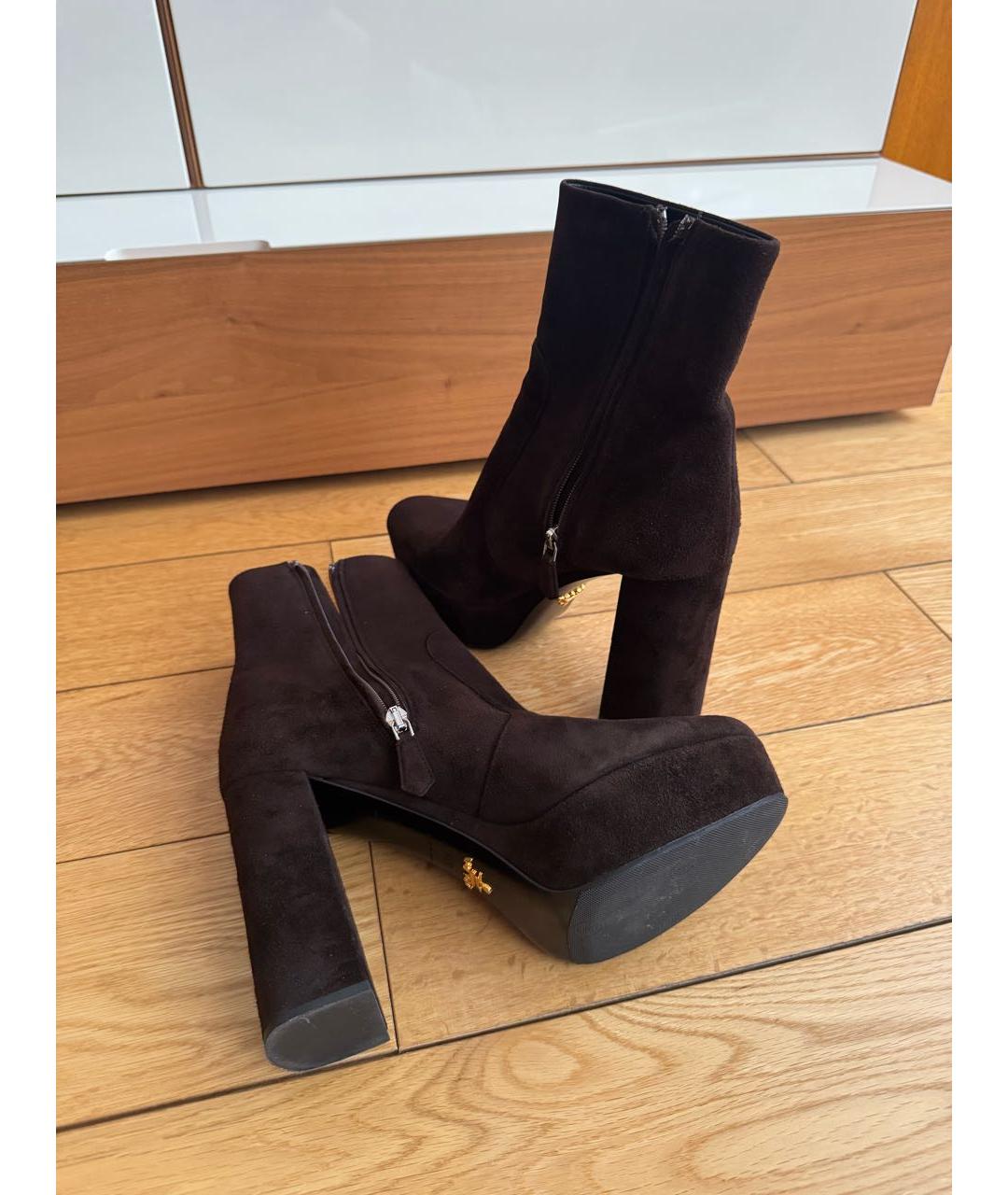 PRADA Коричневые замшевые ботильоны, фото 3