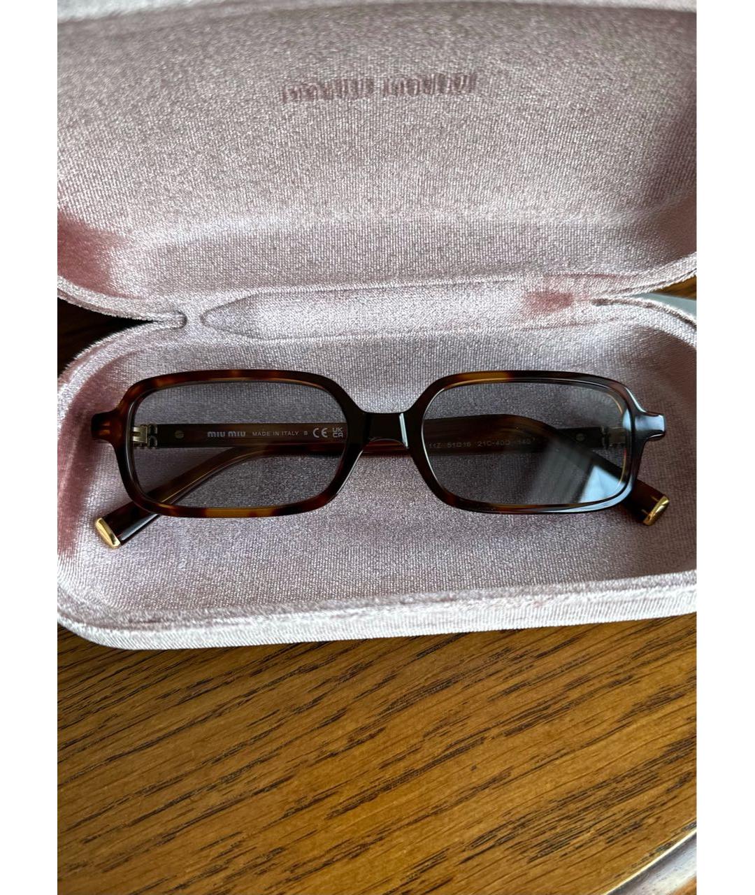 MIU MIU Коричневые пластиковые солнцезащитные очки, фото 2