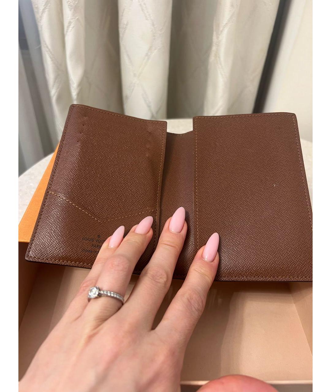 LOUIS VUITTON Коричневый кожаный кардхолдер, фото 3