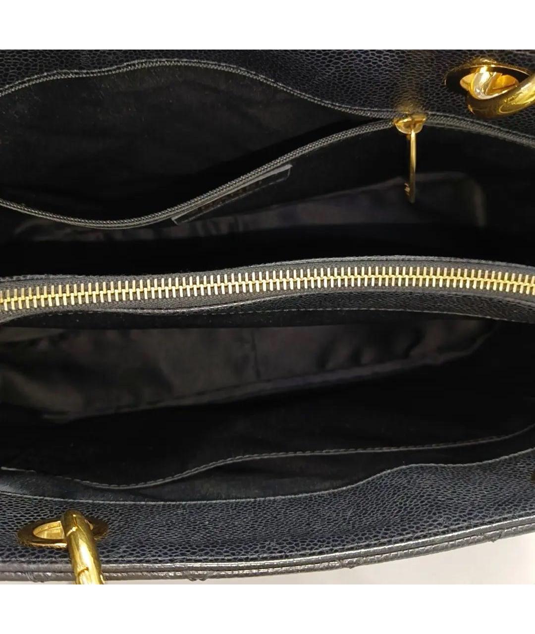 CHANEL Черная кожаная сумка тоут, фото 4