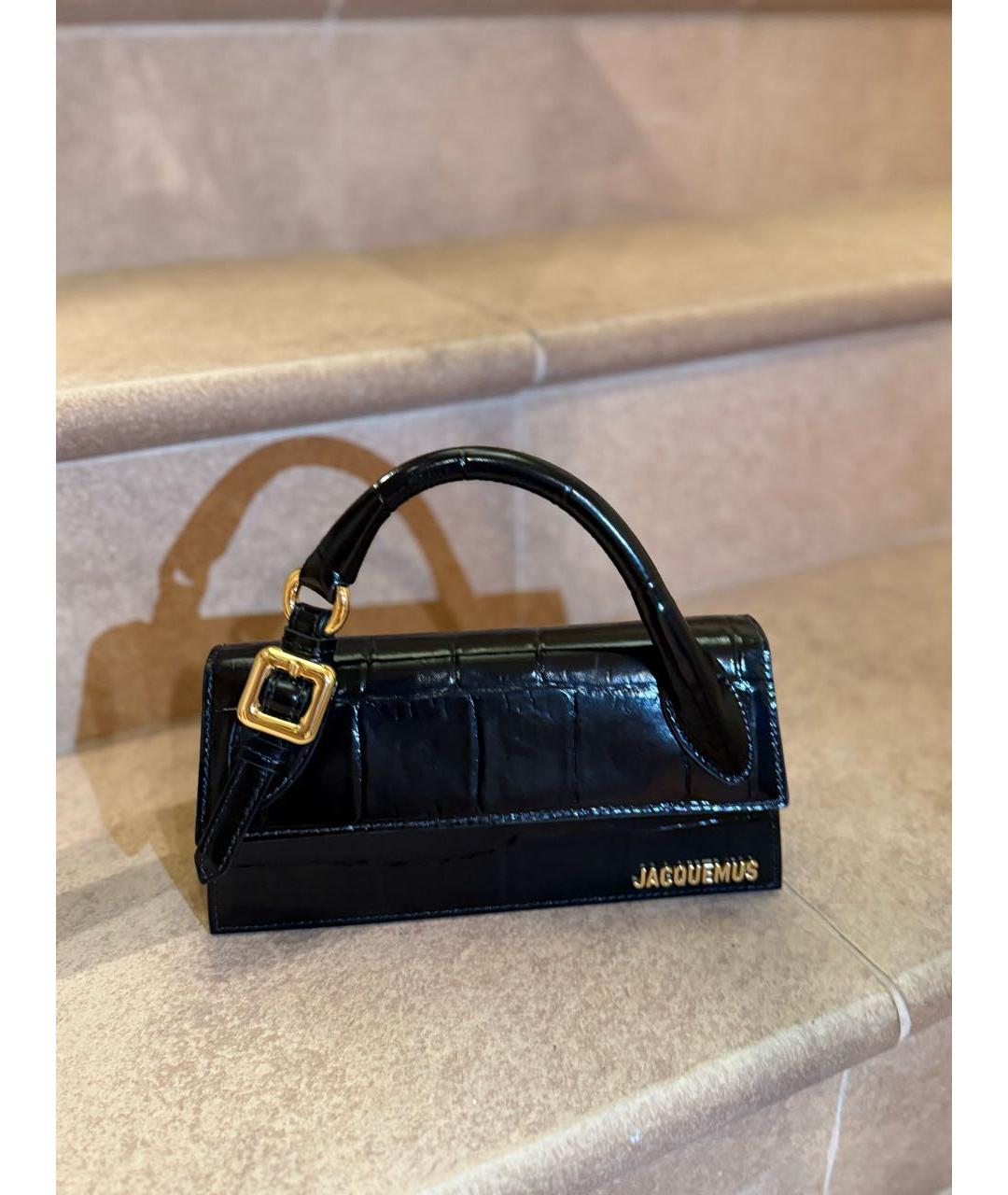 JACQUEMUS Черная сумка через плечо из лакированной кожи, фото 9