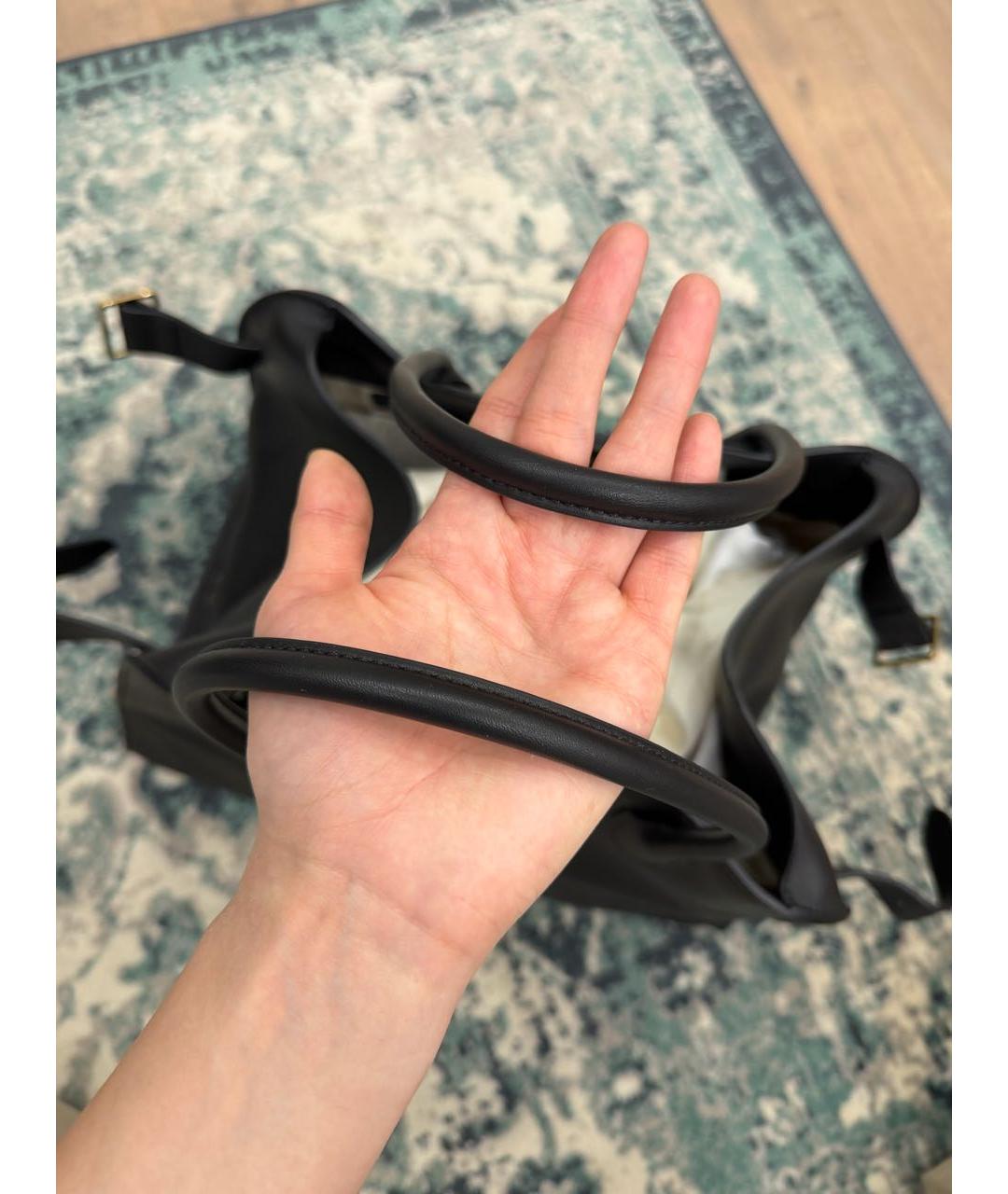 THE ROW Черная кожаная сумка тоут, фото 8