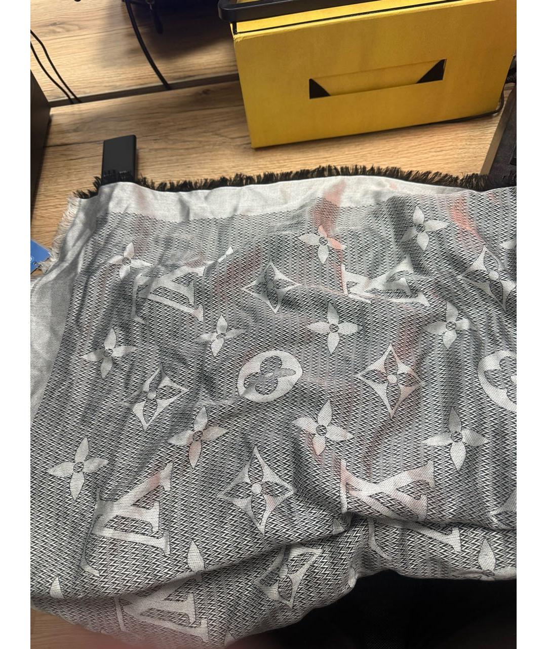 LOUIS VUITTON Антрацитовый шелковый платок, фото 3