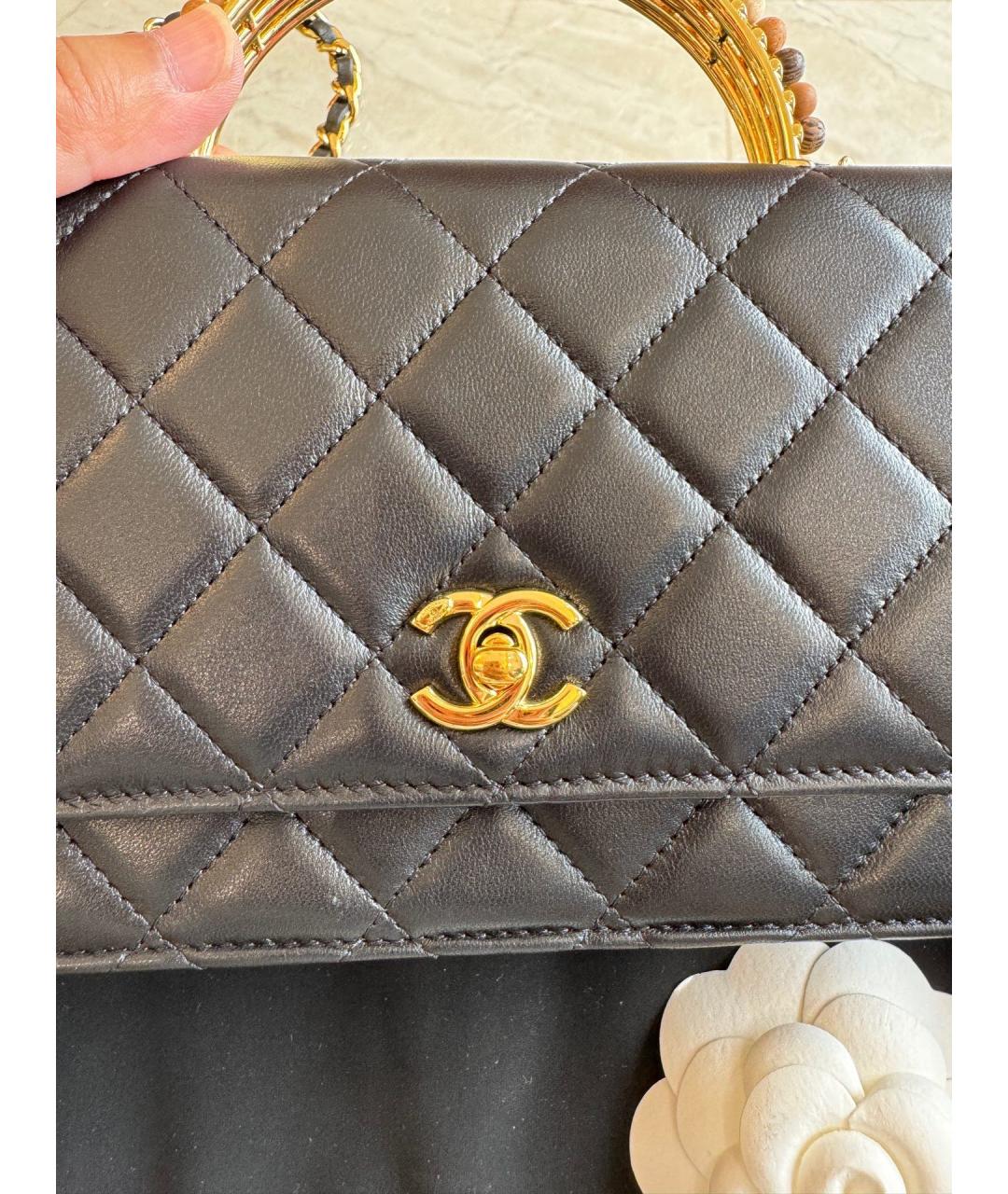 CHANEL Черная кожаная сумка с короткими ручками, фото 3