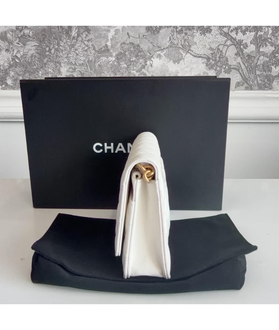 CHANEL Белая кожаная сумка через плечо, фото 4