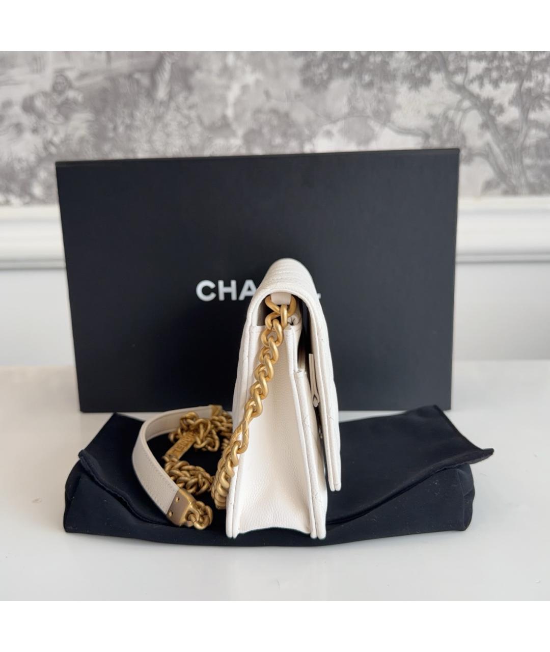 CHANEL Белая кожаная сумка через плечо, фото 3