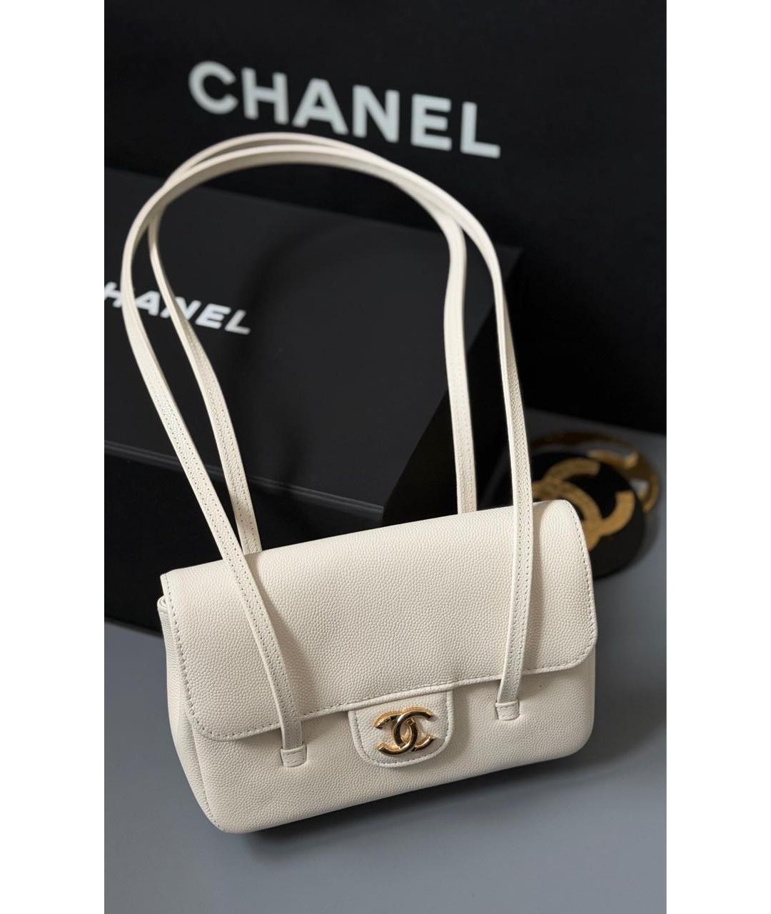 CHANEL Белая кожаная сумка через плечо, фото 2