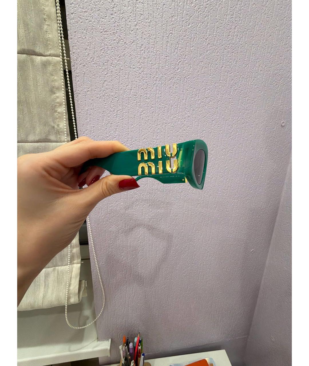 MIU MIU Зеленые пластиковые солнцезащитные очки, фото 3