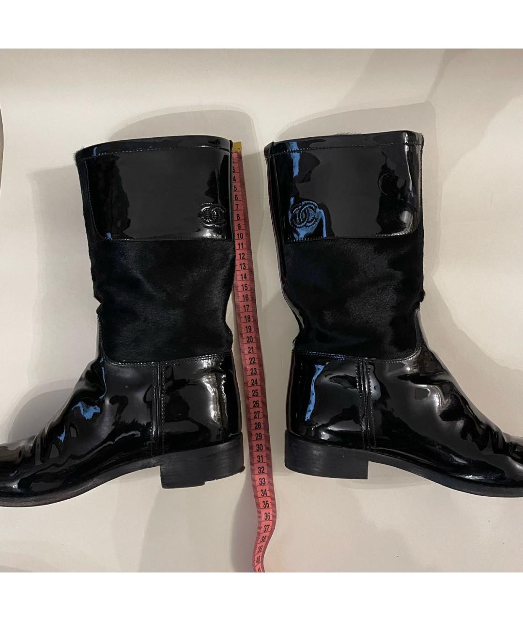 CHANEL Черные полусапоги из лакированной кожи, фото 6