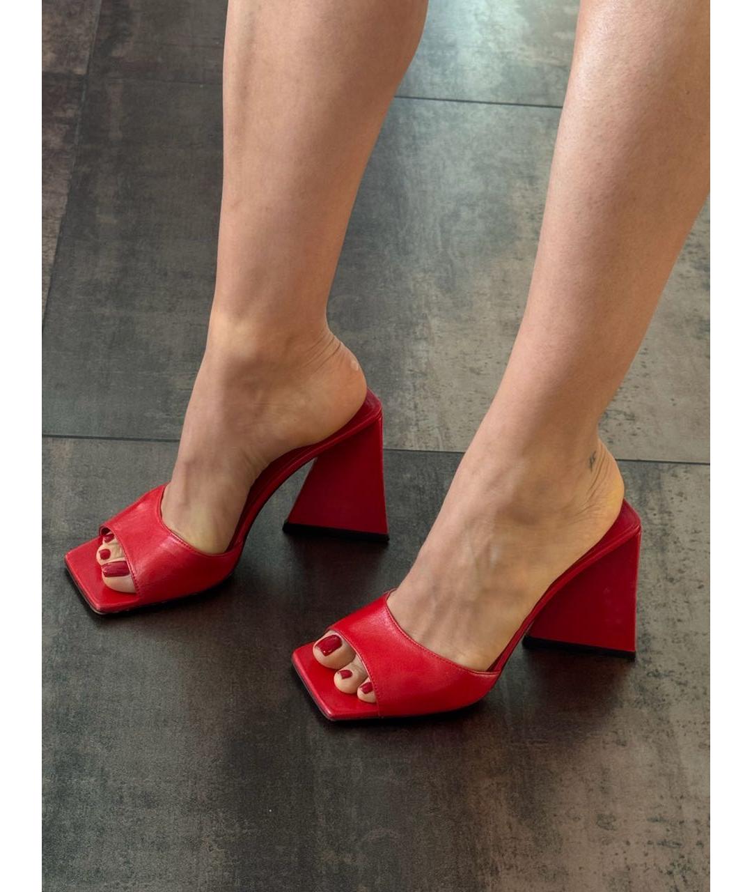 THE ATTICO Красные кожаные мюли, фото 2