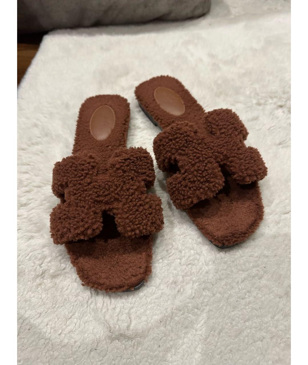 HERMES Коричневые шлепанцы, фото 2