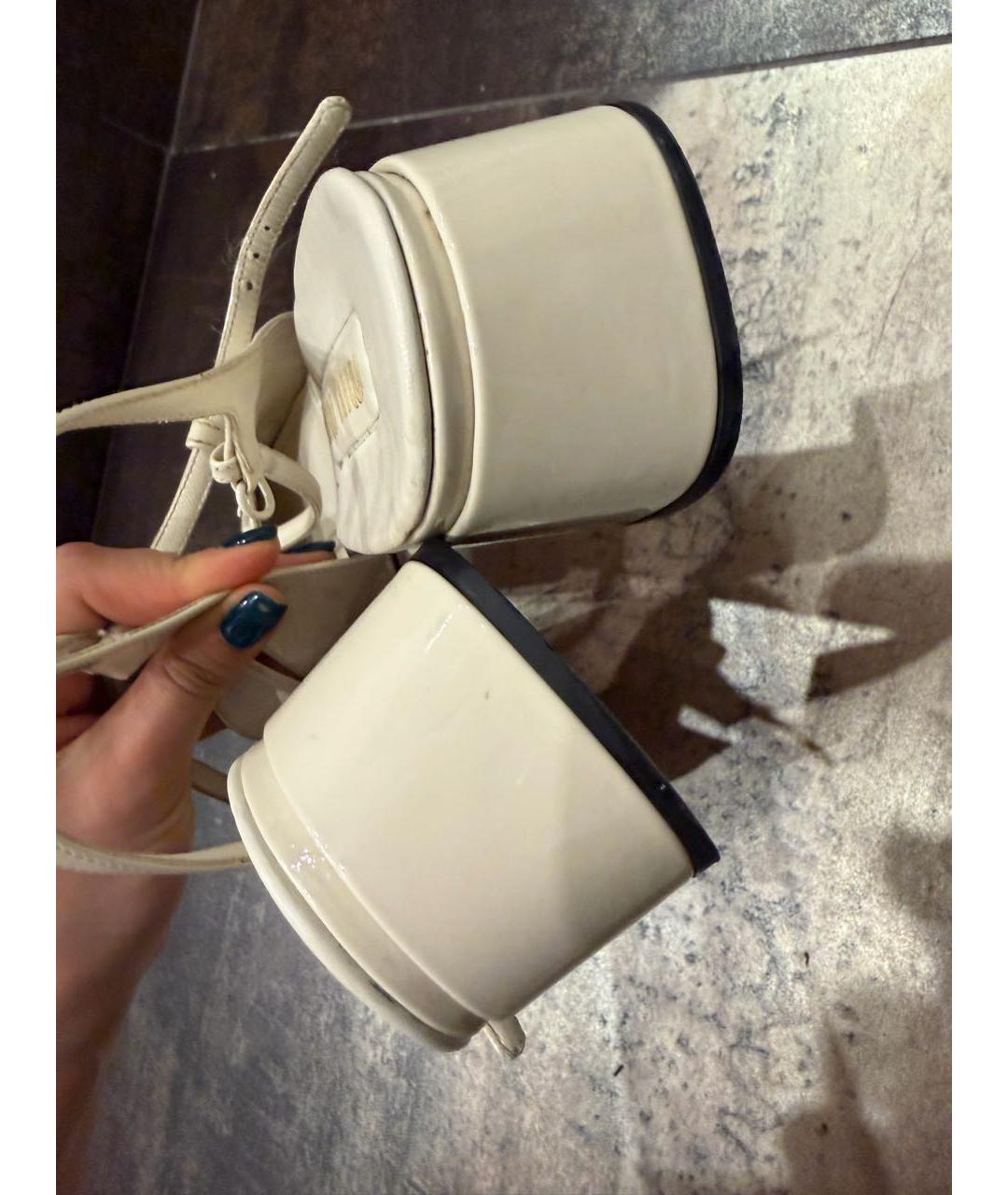 MIU MIU Бежевые лодочки на низком каблуке из лакированной кожи, фото 5