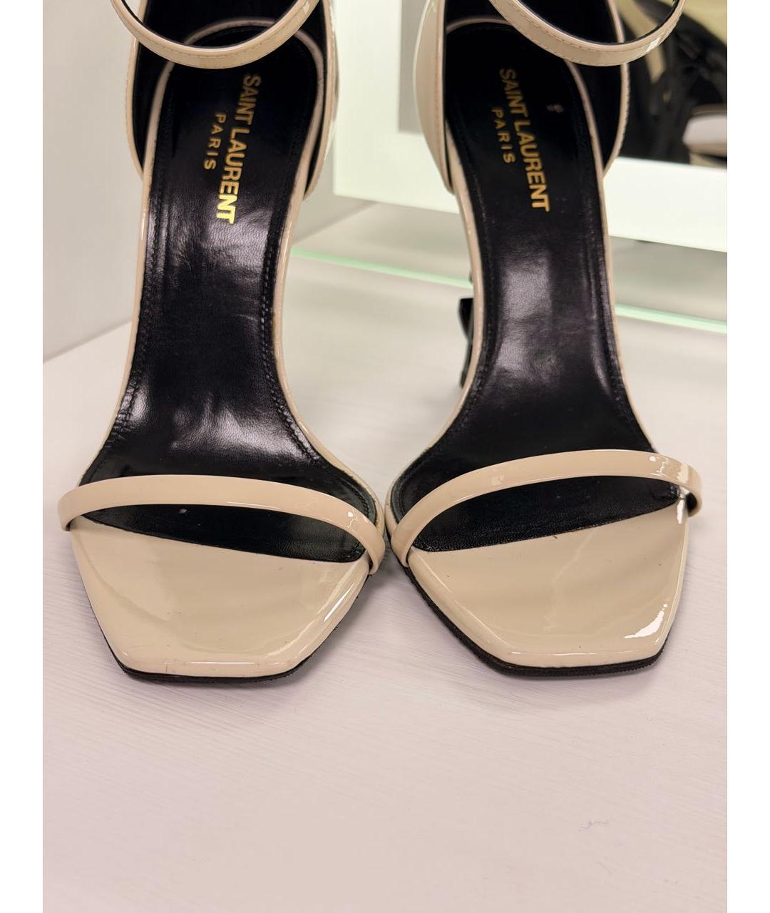 SAINT LAURENT Бежевые босоножки из лакированной кожи, фото 3