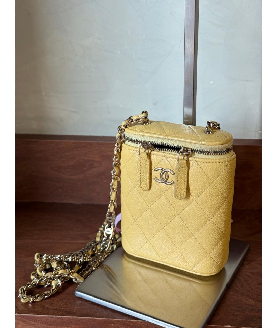 CHANEL Желтая кожаная сумка через плечо, фото 2