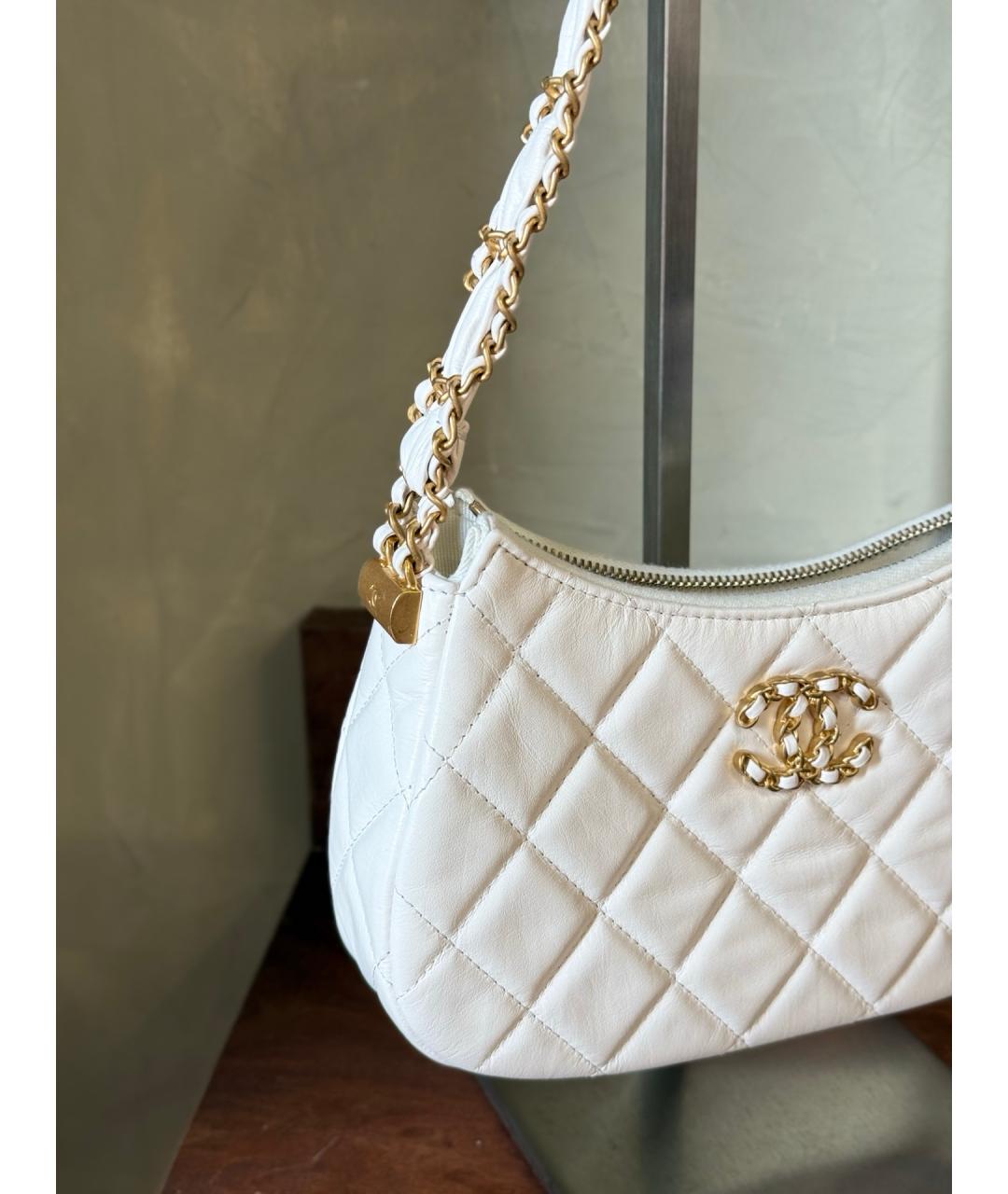 CHANEL Белая кожаная сумка через плечо, фото 4