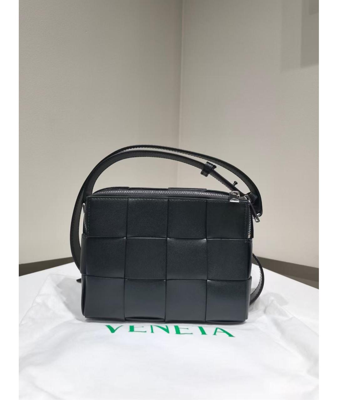 BOTTEGA VENETA Черная кожаная сумка через плечо, фото 2