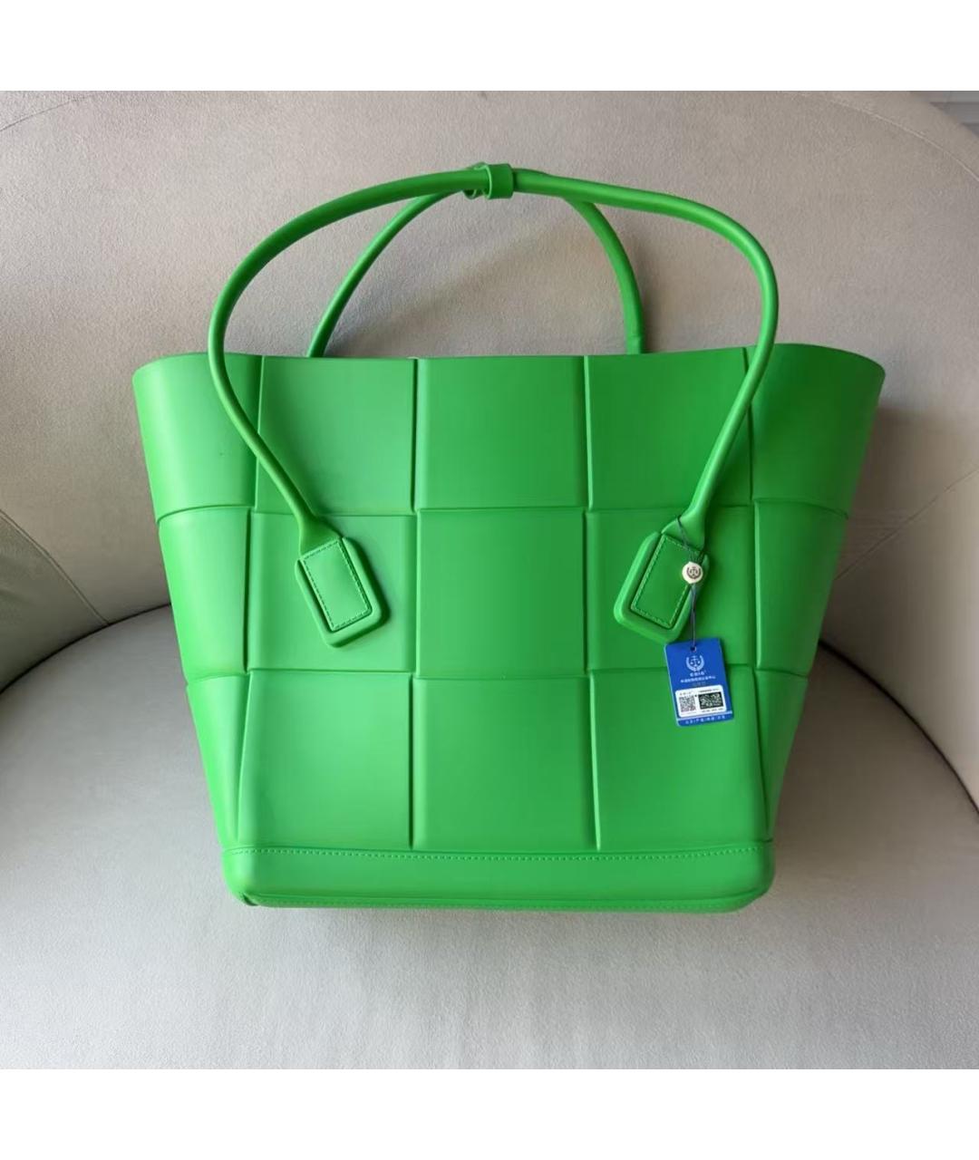 BOTTEGA VENETA Зеленая кожаная сумка тоут, фото 2