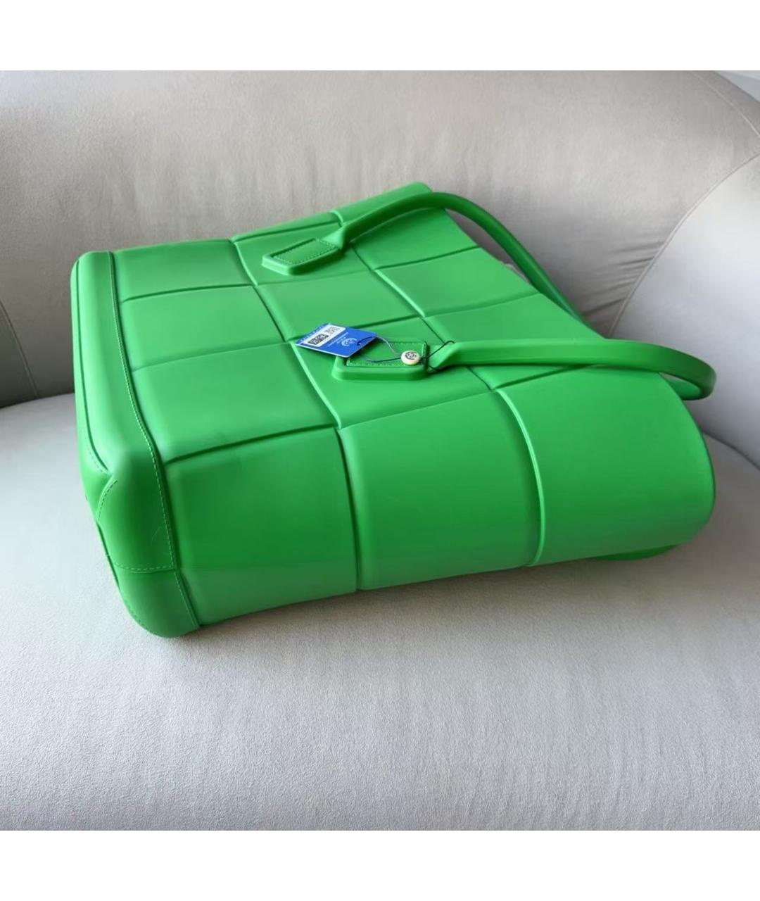 BOTTEGA VENETA Зеленая кожаная сумка тоут, фото 4