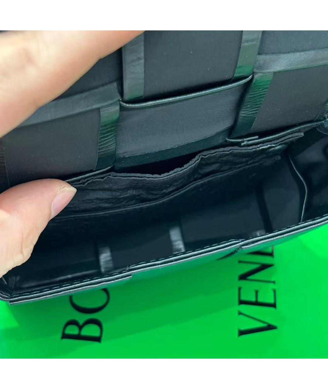 BOTTEGA VENETA Черная кожаная сумка через плечо, фото 7