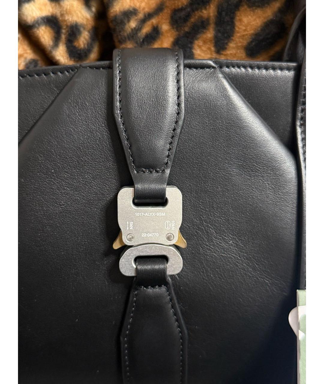 1017 ALYX 9SM Черная кожаная сумка с короткими ручками, фото 3