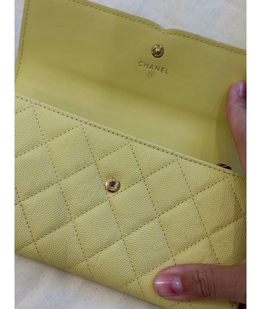 CHANEL Желтый кожаный кошелек, фото 2