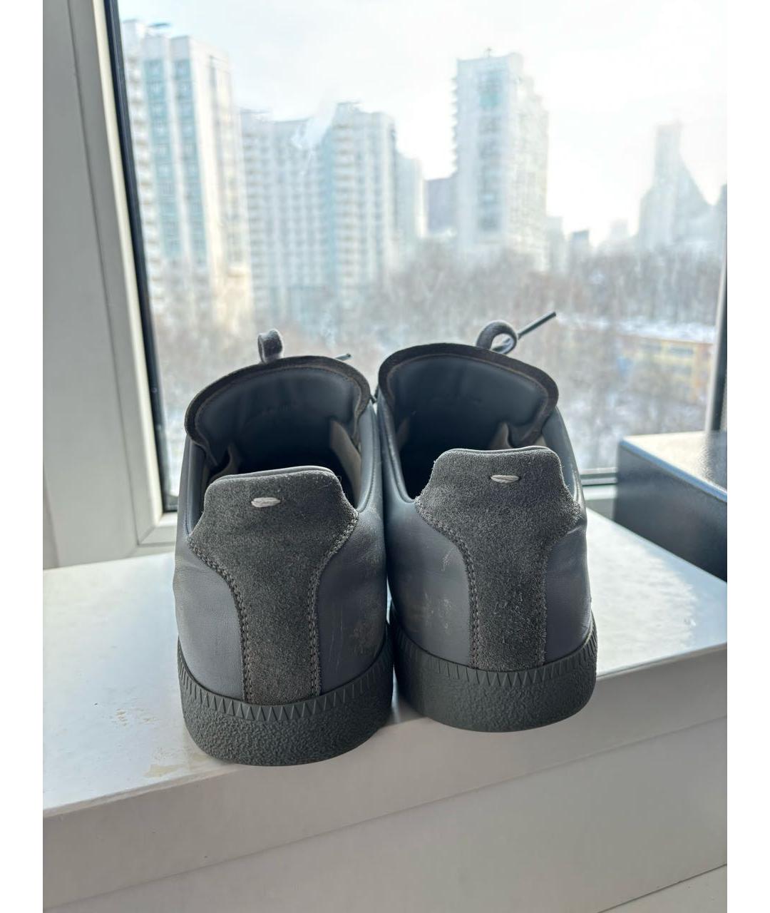 MAISON MARGIELA Серые кожаные низкие кроссовки / кеды, фото 5